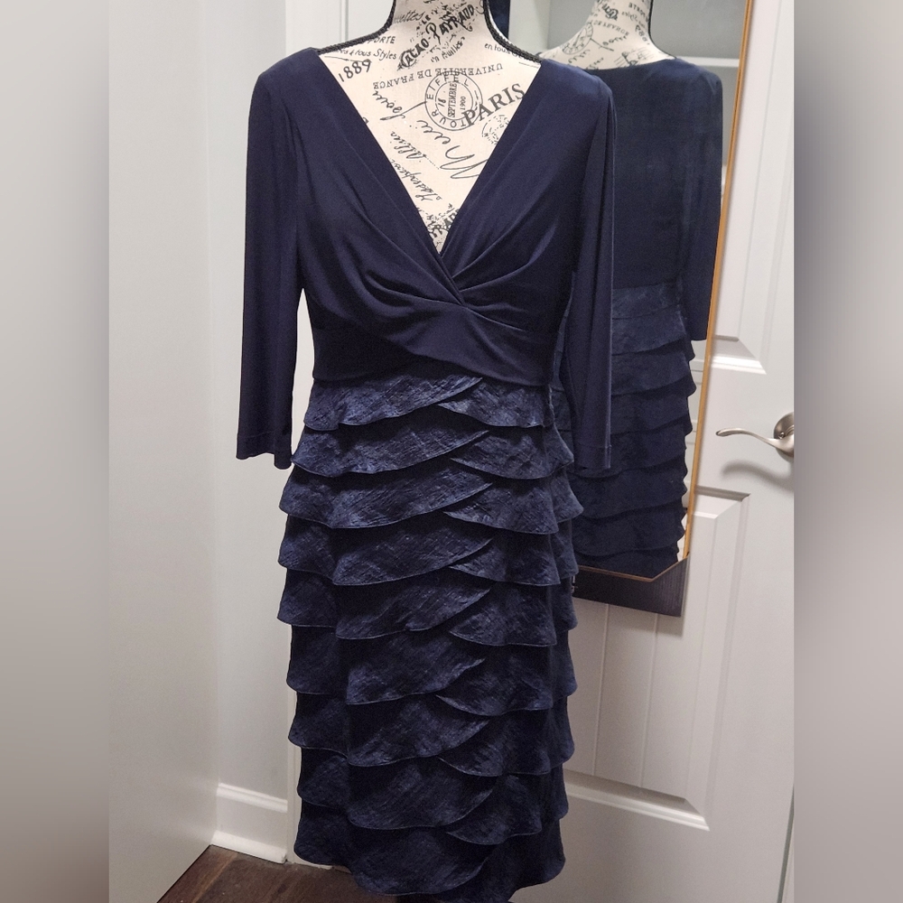 Adrianna Papell Party Dress - Picture 6 of 16